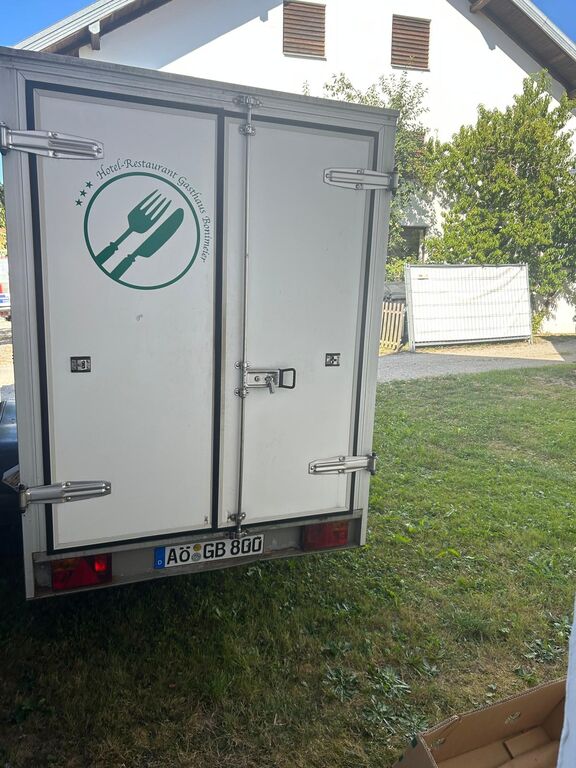 Kühlwagen vom Gasthaus Bonimeier in Haiming bei Burghausen Kühlwagen vom Gasthaus Bonimeier in Haiming bei Burghausen